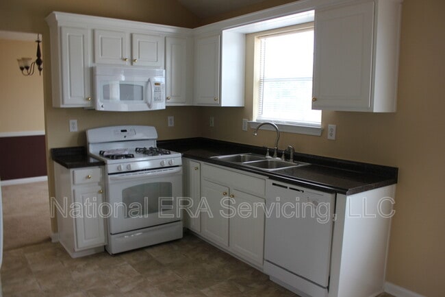 Building Photo - 481 Harvick Cir