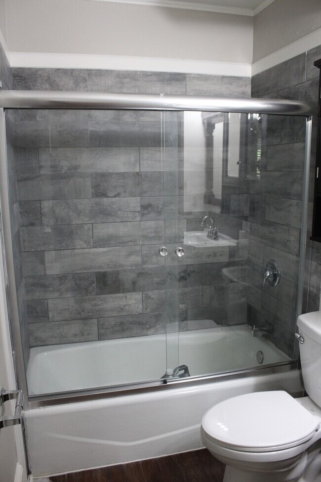 Building Photo - 540 Southtrail Dr