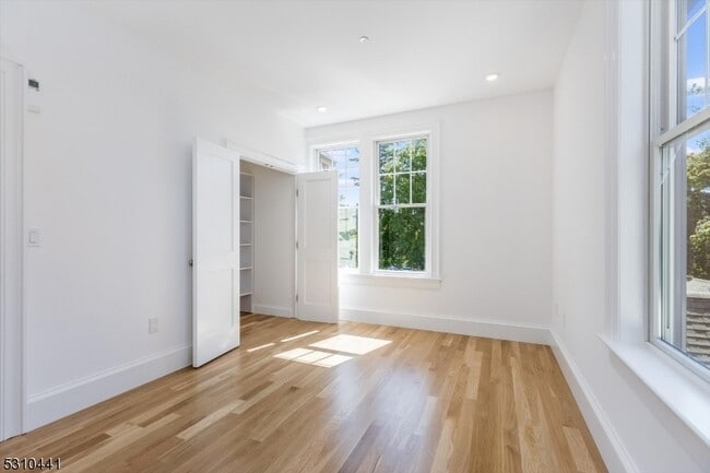 Building Photo - 63 Park St