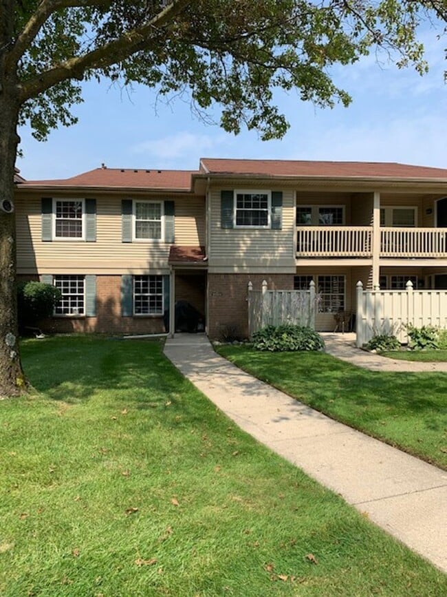 Primary Photo - 2 BEDROOM/2 BATH CONDO FOR LEASE IN NORTHVILLE