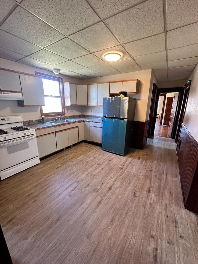 Building Photo - 612 7th St