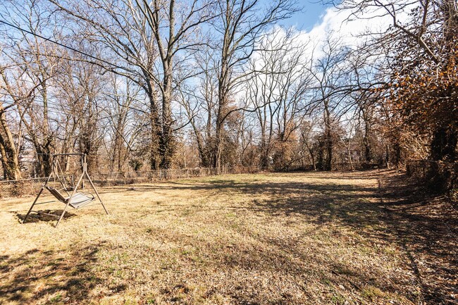 Building Photo - Lovely 2 Bedroom 2 Bathroom Home