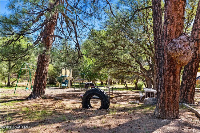 Building Photo - 805 Canyon Dr