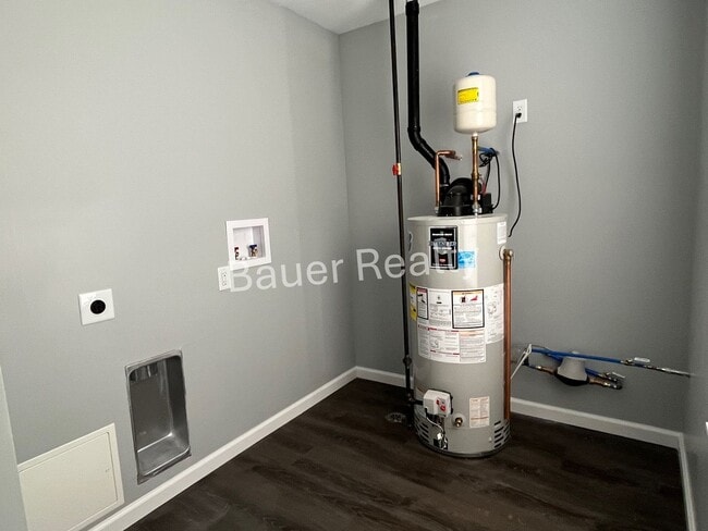 Building Photo - nf103