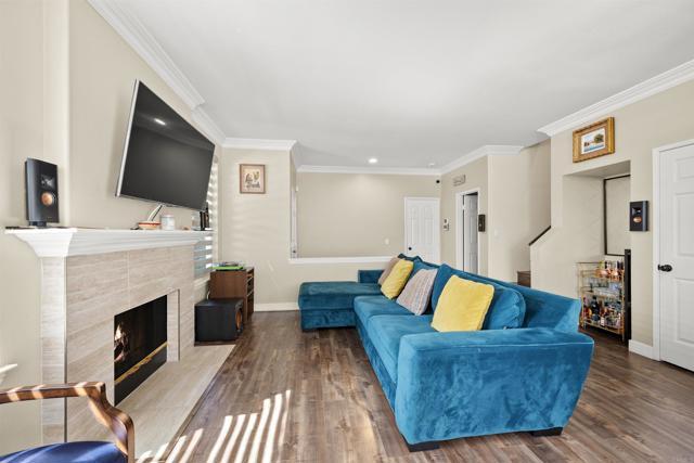 Building Photo - 2259 Lago Ventana