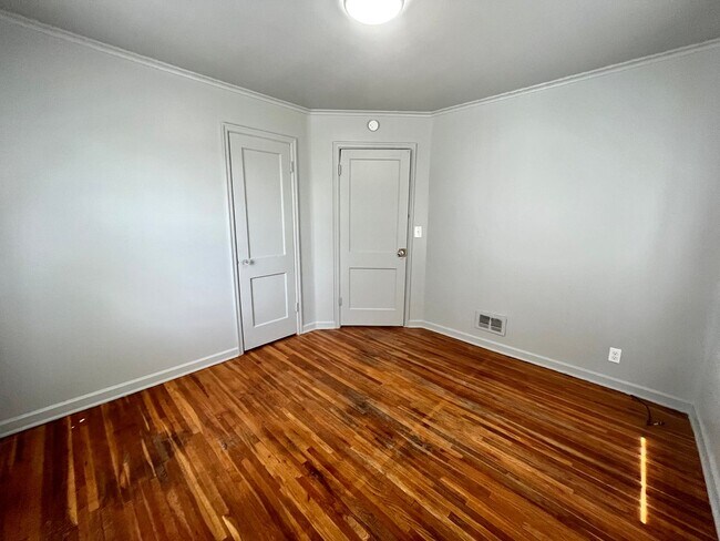 Building Photo - House