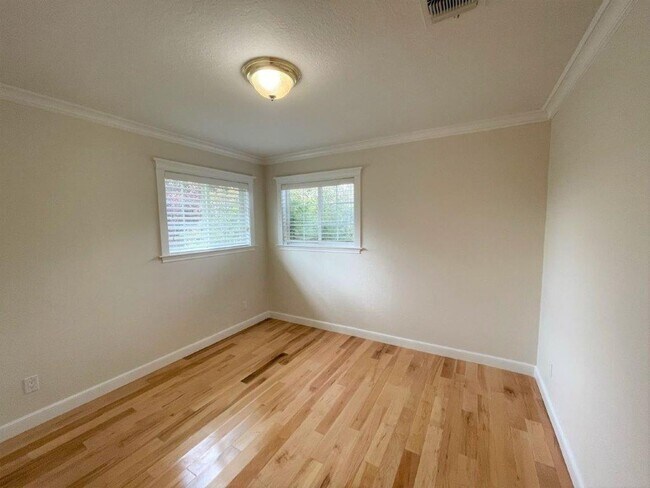 Building Photo - Concord! Beautiful fully remodeled 3 bedro...