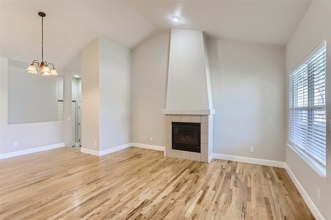 Building Photo - Beautiful townhome in Cottages of Berthoud...