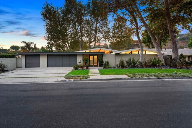 Building Photo - 6225 Frondosa Dr