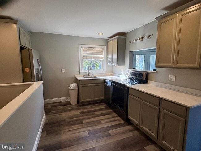 Building Photo - 1401 Filbert St