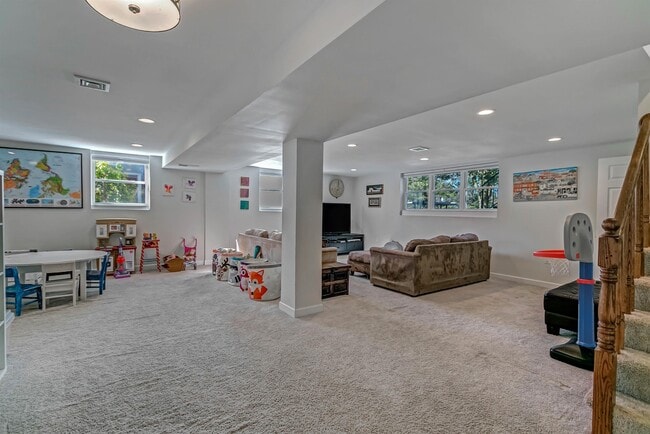 Building Photo - 6612 Kerns Rd