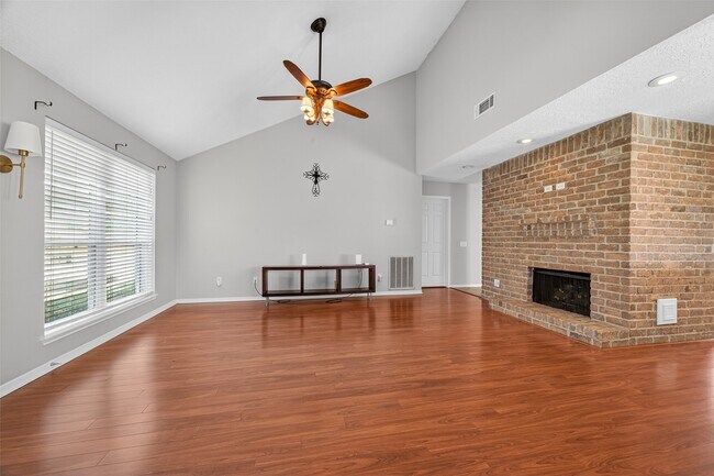 Building Photo - 6107 Howland Ct