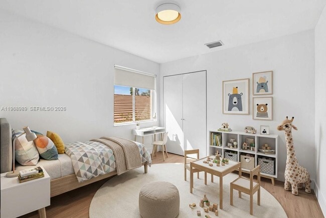 Building Photo - 4917 SW 32nd Way