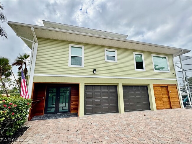 Building Photo - 3858 Riviera Cir