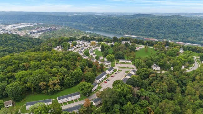 Building Photo - 2BR Townhouse in Midland, PA! With Central...