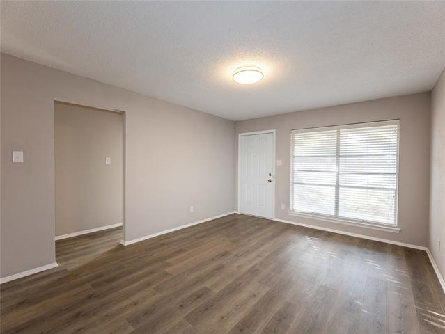 Building Photo - 1932 Mars Dr