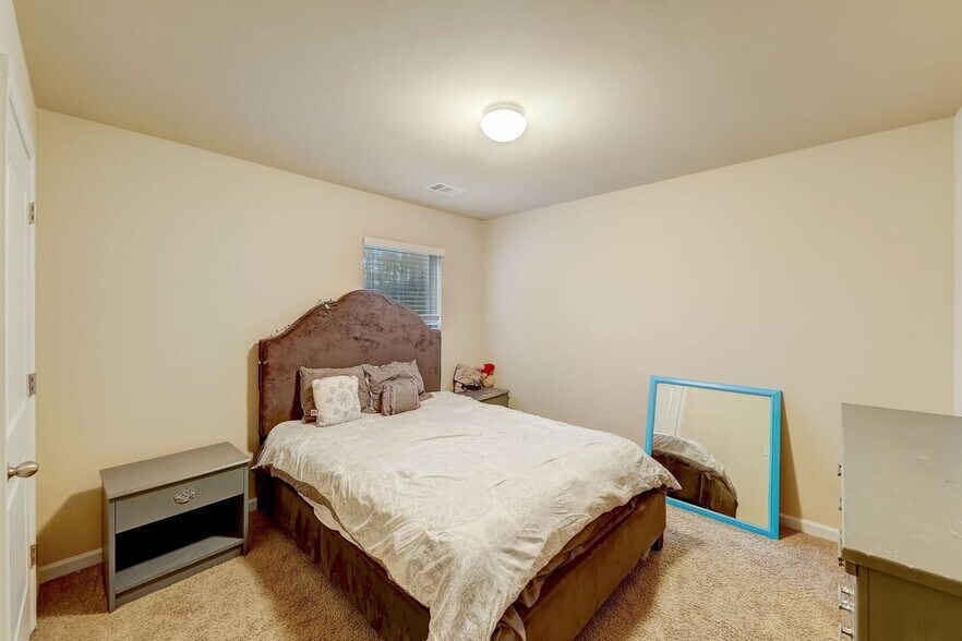 Building Photo - 602 Dodson Lake Ct