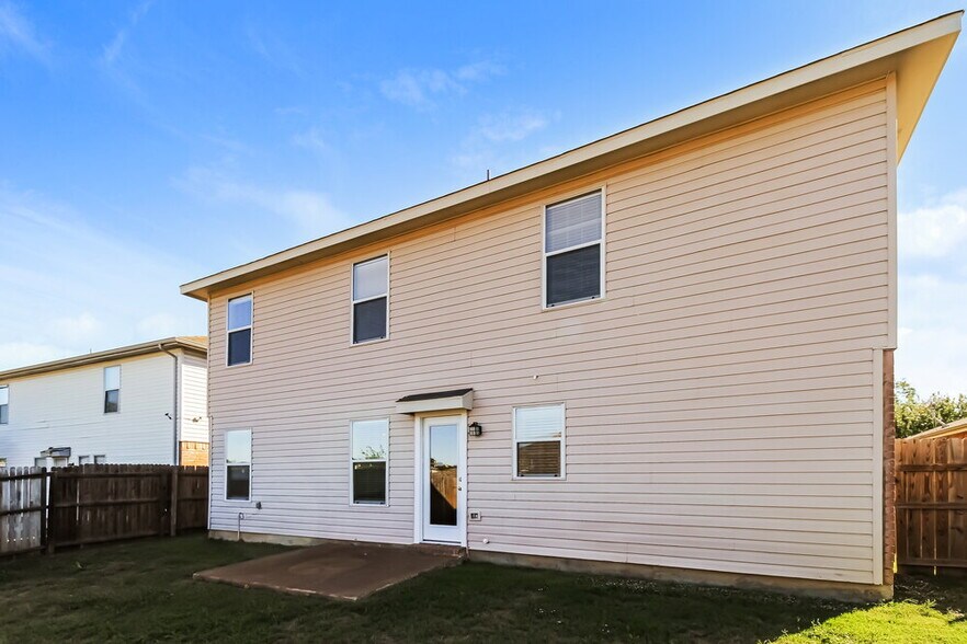 Building Photo - 8712 Cove Meadow Ln