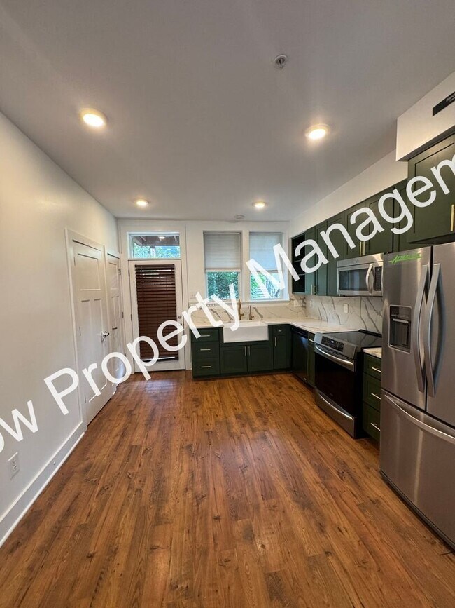 Building Photo - 1325 5th Ave N