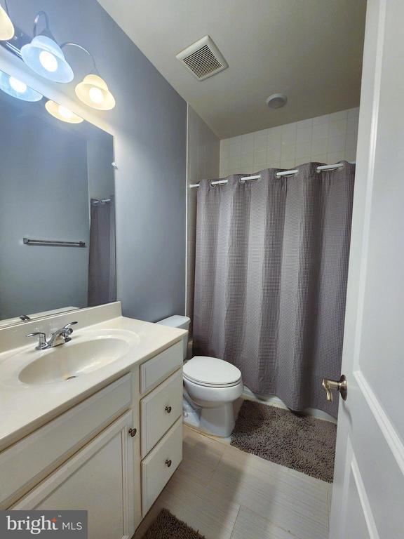 Building Photo - 9726 Glassy Creek Way