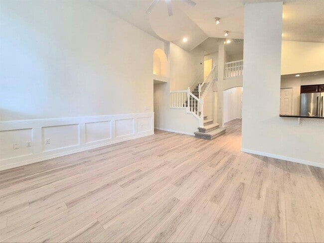 Building Photo - 2214 Green Oaks Ln