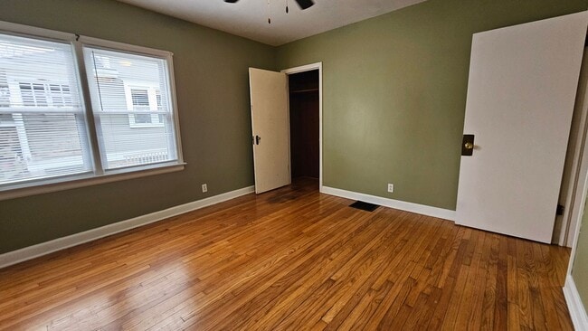 Building Photo - Great Location! Available NOW!