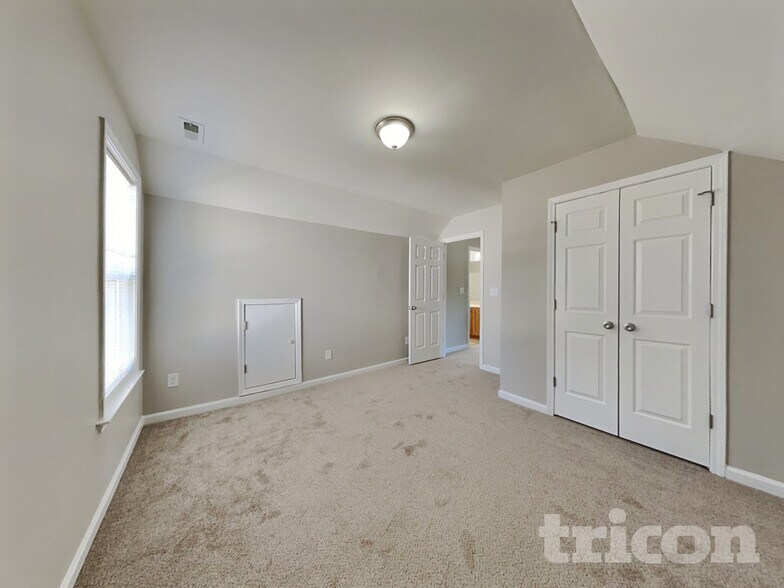 Building Photo - 308 Collinsworth Dr