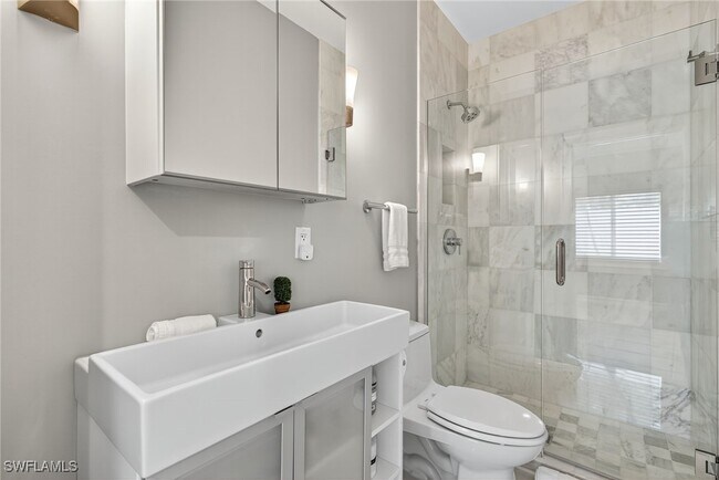 Building Photo - 740 5th Ave N