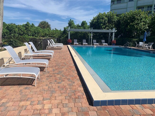 Building Photo - 2800 N Hwy A1A