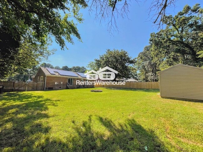 Building Photo - 2404 Haywood Ave