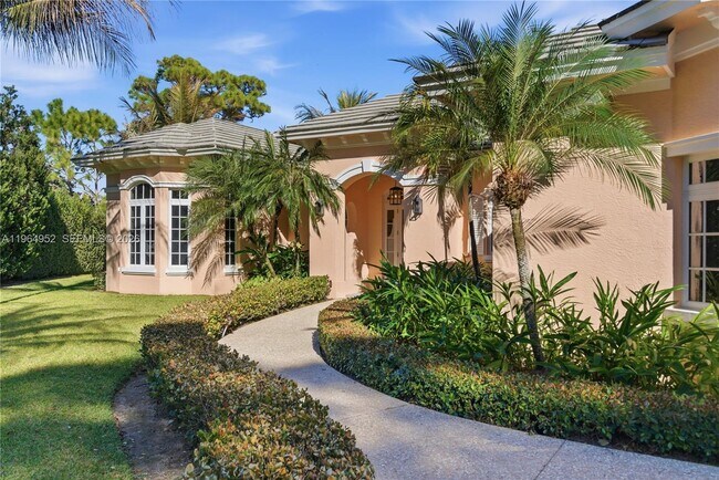 Building Photo - 12012 SE Laurel Ln