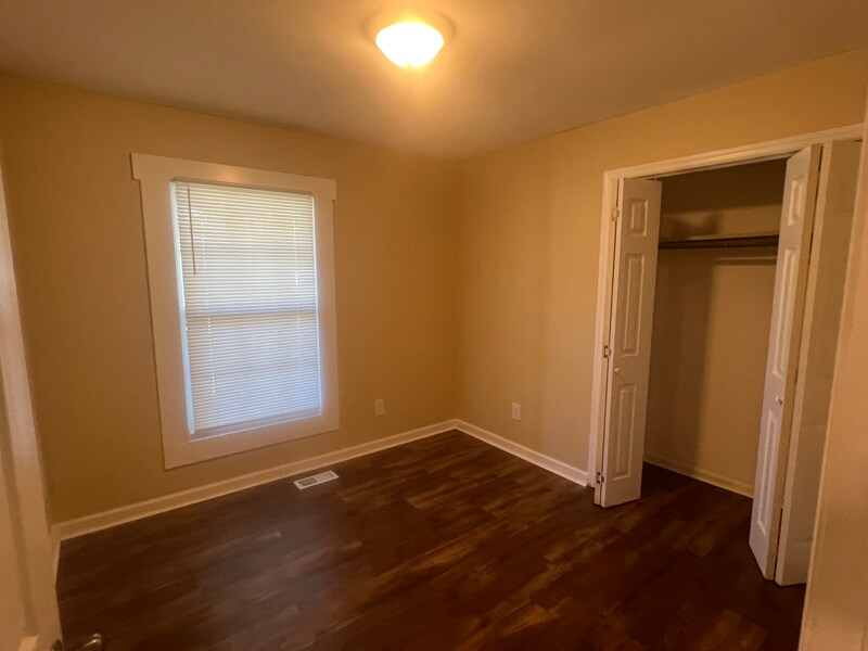 Building Photo - 183 Rogers Dr