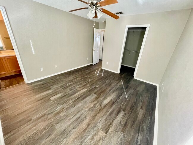 Building Photo - 13804 Harris Ridge Blvd