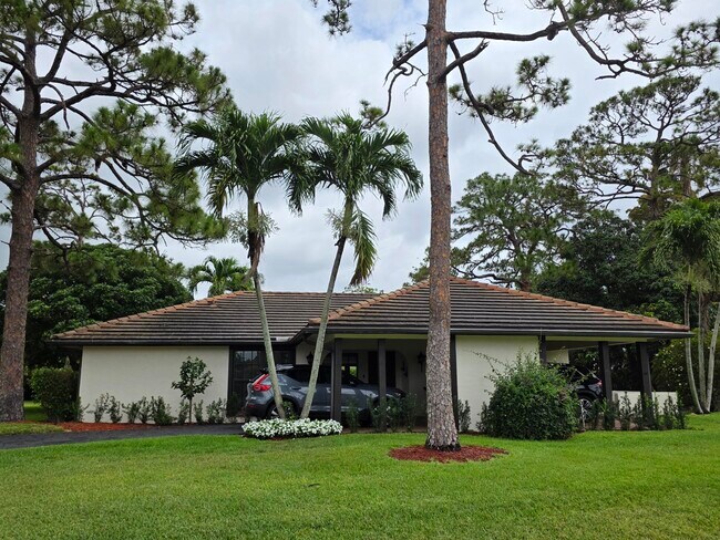 Primary Photo - 435 Pine Villa Dr