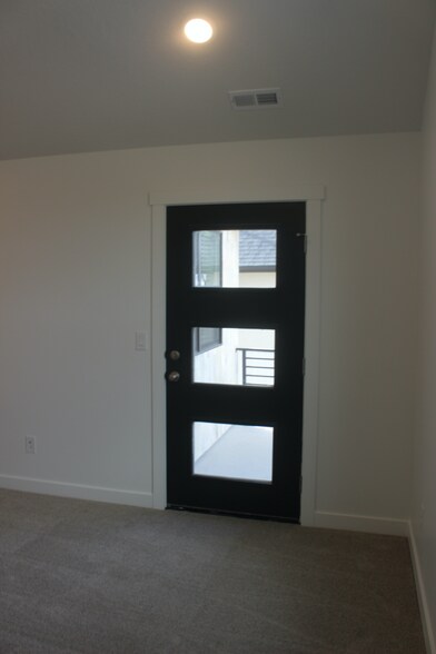 Building Photo - 98 E 1760 N