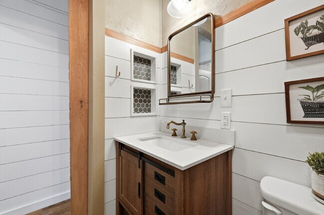 Building Photo - Must-See Country Retreat with Modern Convenience