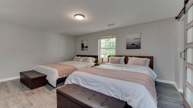 Building Photo - 48 E Reed Ave