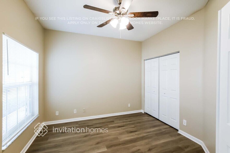 Building Photo - 6625 NW 113th Way