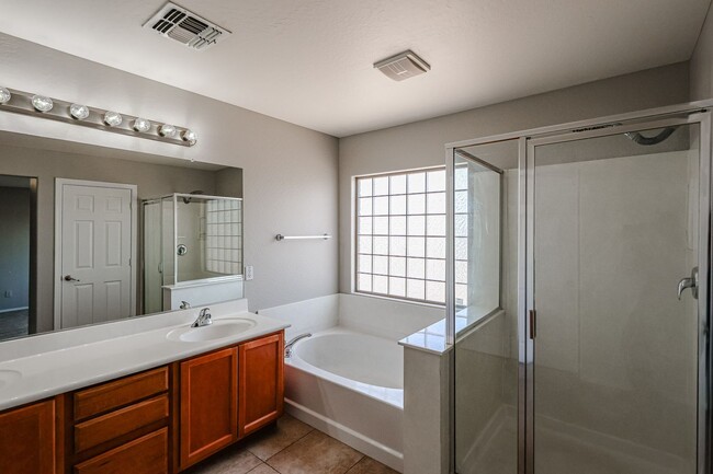 Building Photo - Welcome to this spacious 4 bedroom, 2.5 ba...