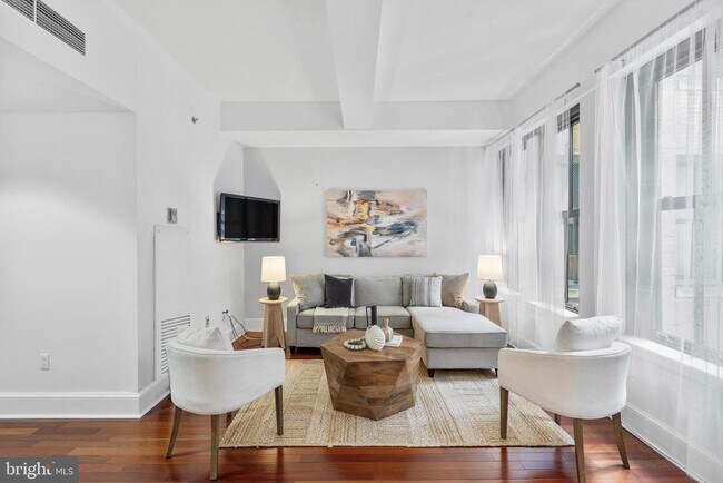 Building Photo - 1500 Chestnut St