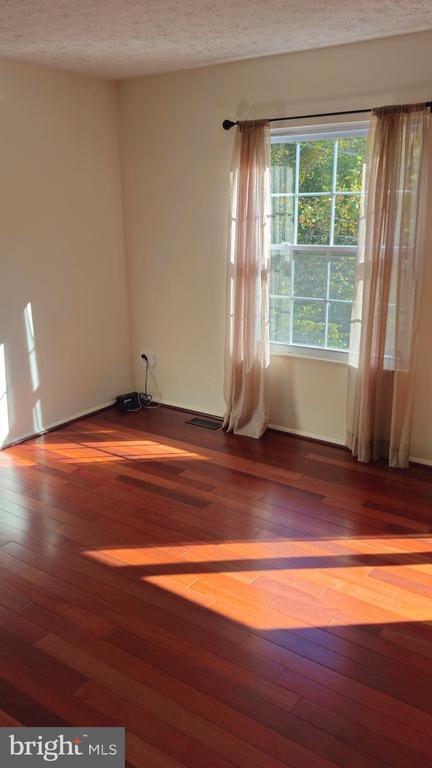 Building Photo - 8123 Steeple Chase Ct