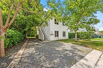 Building Photo - 1020 NW 29th Terrace