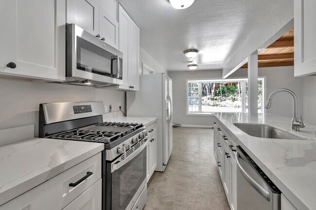 Building Photo - 520 Dawkins Dr