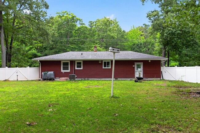 Building Photo - 21465 Indian Bridge Rd