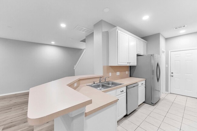Building Photo - 16007 Sandy Path Ln