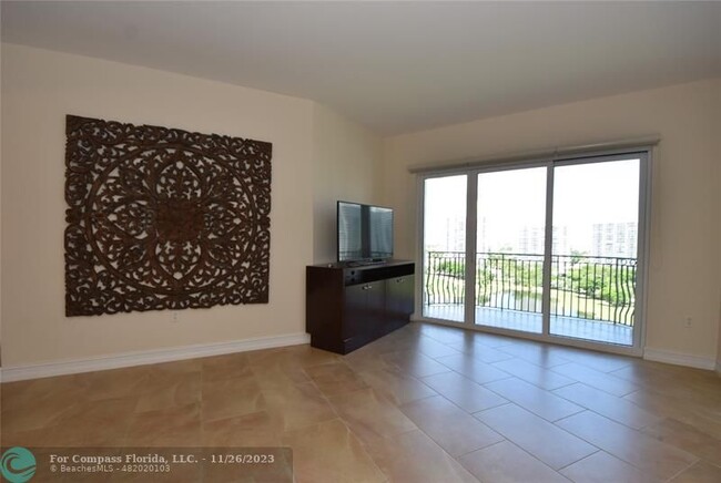 Building Photo - 20000 E Country Club Dr
