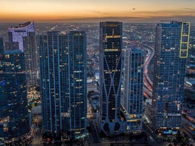 Building Photo - 1100 Biscayne Blvd