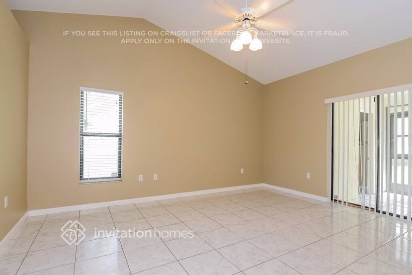 Building Photo - 1604 Cumberland Ct E