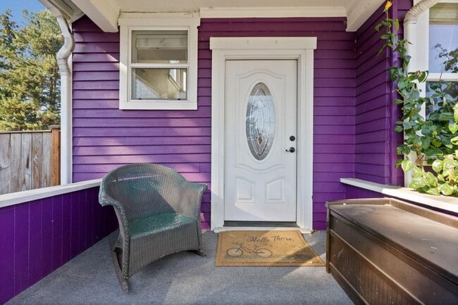 Building Photo - Spacious 3-Bed Tacoma Home w/ Office, A/C,...