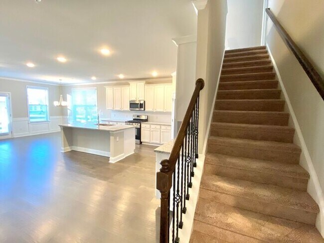 Building Photo - 538 Walton Dr